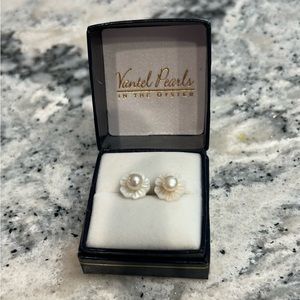 Pearl pierced earrings